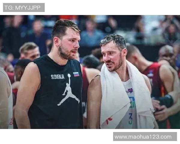 深圳篮球队在欧锦赛积分榜上以60分稳居第一名展现强劲实力