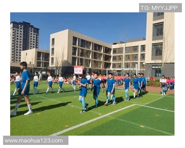 校园足球盛会迎来明星球员点燃青春激情与梦想