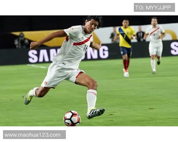 足球明星定球技巧揭秘：如何掌握精准射门与完美弧线的秘诀